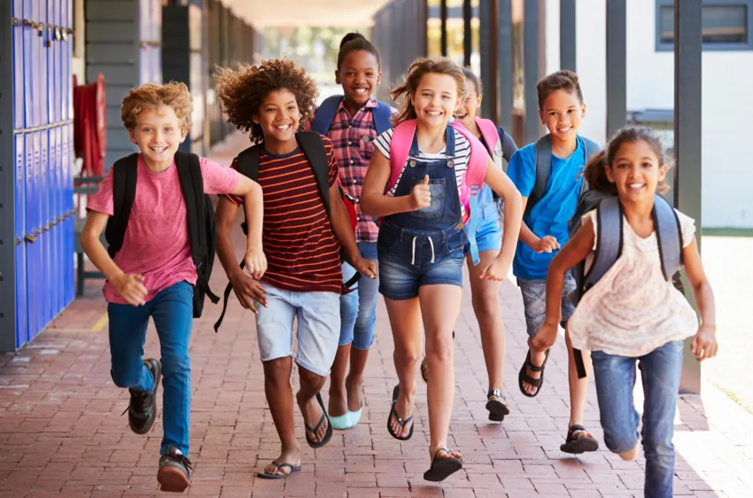 Back to school screen time tips for parents – helping children balance homework, devices, and healthy routines during the school term.